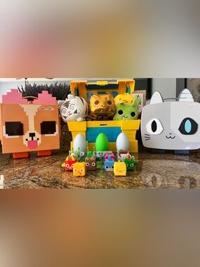 Roblox Pet Simulator **Lot** - chest, plushies, and mini figs